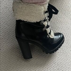 👢WOMENS BOOTS NWOT BCBGeneration Black and Cream Heeled Boots